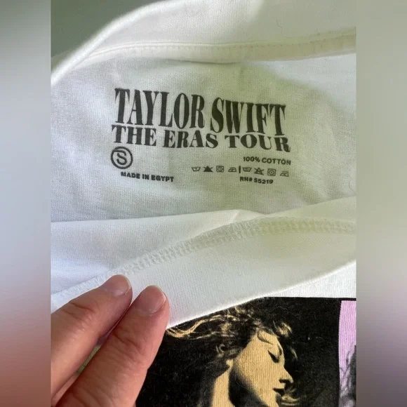 NWOT✨Taylor Swift✨Concert Exclusive✨white Eras Tour T-shirt size small - Picture 2 of 3